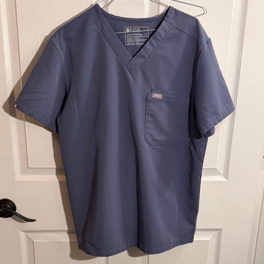 FIGS Men's Space Navy Leon scrub top